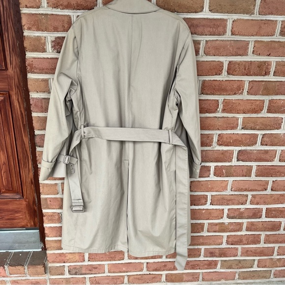 London fog mens beige trench with zip out lining and belt. 44 regular - Picture 7 of 15